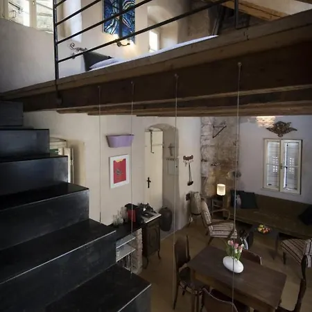 La Divine- Captured By History Inside Palace Loft * 斯普利特