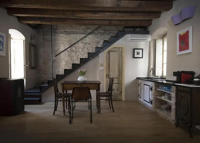 La Divine- Captured By History Inside Palace Loft דירה *