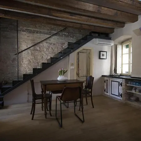 Apartment La Divine- Captured By History Inside Palace Loft Split